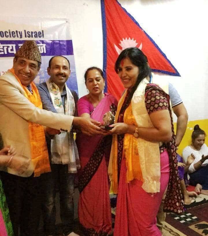 बरिष्ट साहित्यकार तथा प्रवासी अावाज संचालिका श्रीमती भगवती बस्नेतले इजरायल बसाई बिट मार्दै