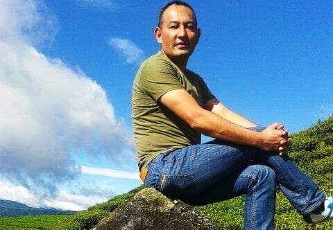 त्यो दिनको याद जव आउँछ,अनि अतितलाई सम्झिन पुग्छु