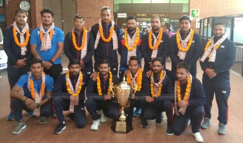 उपाधी जितेर नेपाली टोलि स्वदेश फिर्ता