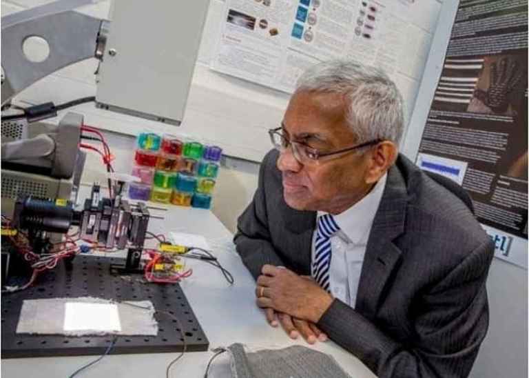 कपडाबाट मोबाइल फोन र ट्याब्लेट चार्ज गर्न मिल्ने प्रविधि वैज्ञानिकहरूले विकसित गरेका छन् ।