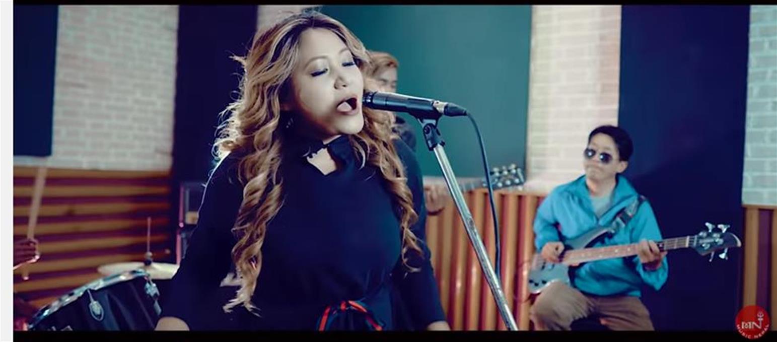 खाडीबाटै नारायण बिस्टको गोर्खालीकी छोरी हुँ म’गीत सार्बजनिक