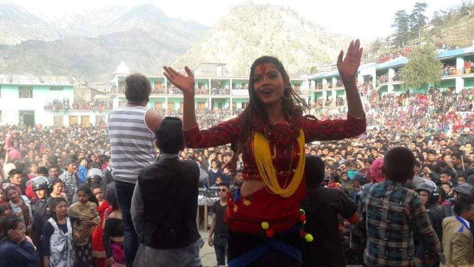 अमृता लामिछानेको जोडी ढुकर उड्यो सांगेतिक बजारमा (भिडियो सहित )