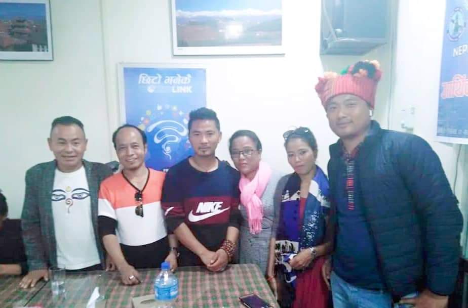 नेपाल प्रवासी तमाङ समाज कतारको पहलमा २ लाख नगद सहयोग हस्तान्तरण