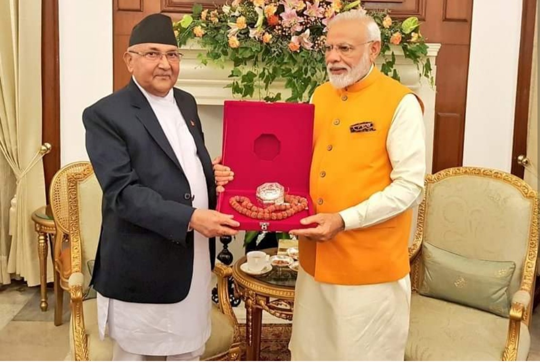 भारतका प्रधान मन्त्री नरेन्द्र मोदीलाई  रुद्राक्ष  उपहार के नेपाल हिन्दु राष्ट्र बन्ला?