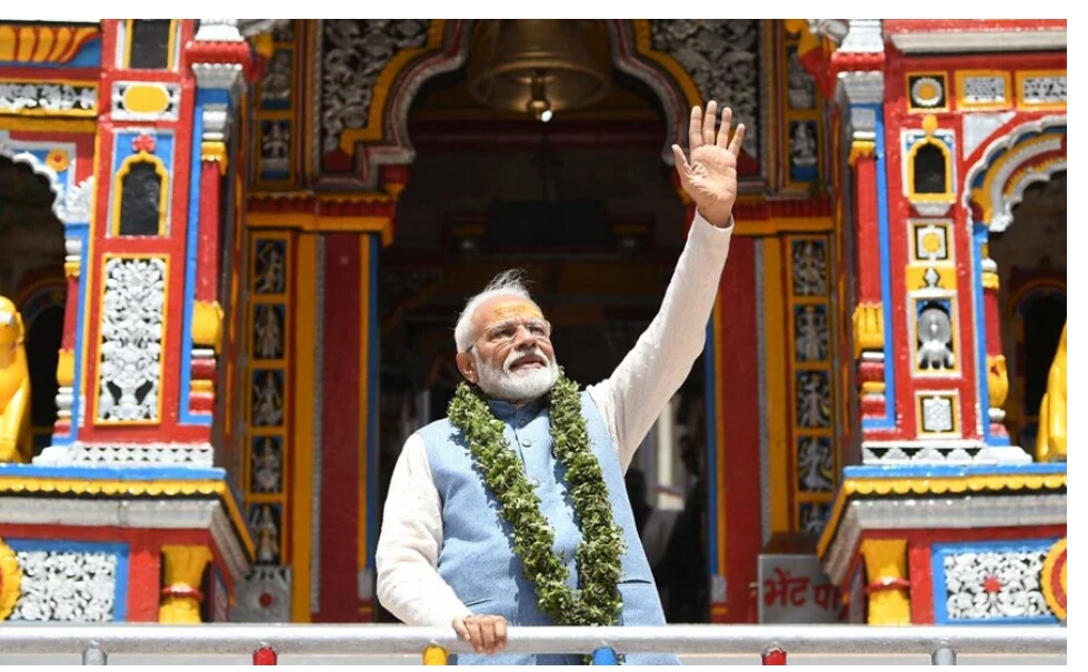 भारतमा मोदिले सुनामी ल्याउदै,एक्लै बहुमत पुराउने कसरत