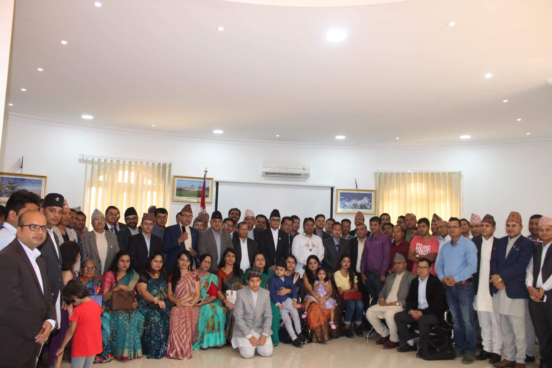 कतारमा नेपाली समुदायले मनाए संविधान दिवस