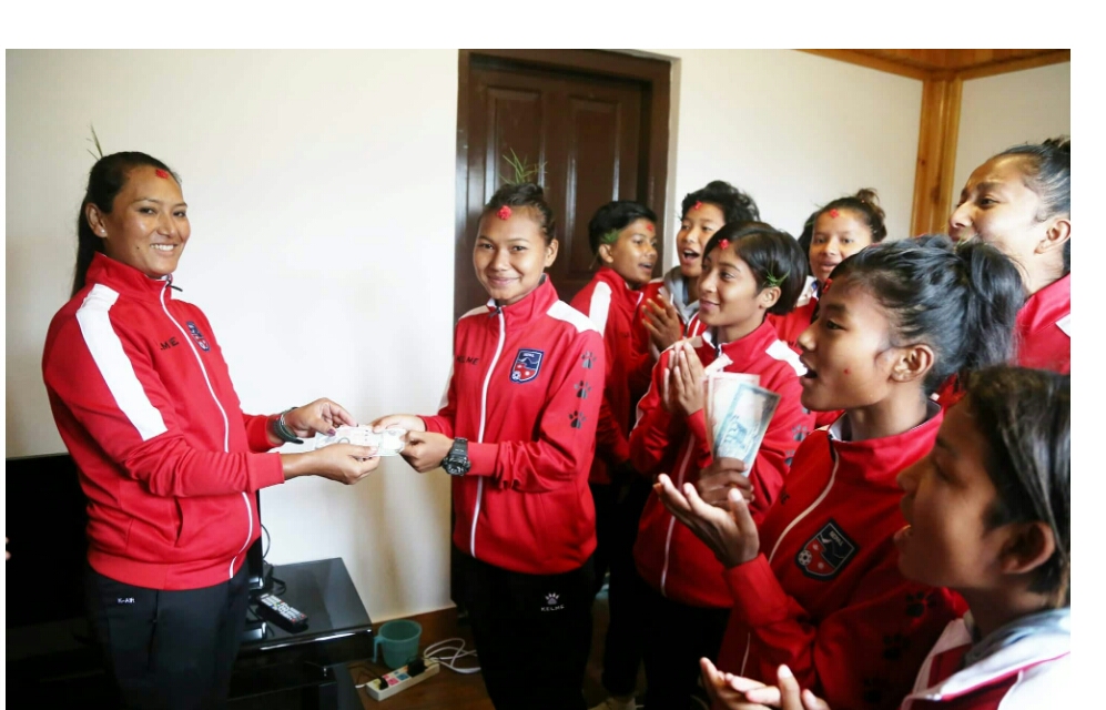 भुटानमा साफ यू-१५ खेल्ने चेली हरुको सामुहिक दसैं