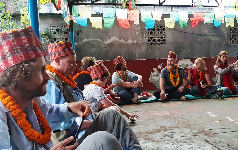 भाइटीका महोत्सवमा सहभागी बन्दै विदेशी पर्यटक   