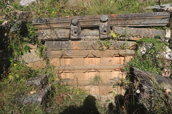 संरक्षणको अभावमा जीर्ण बन्दै धारा