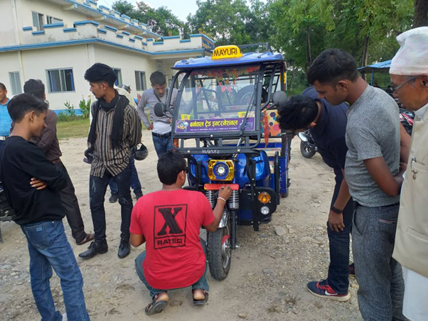 नम्वर प्लेट नराख्ने सवारी साधन कार्वाहीमा