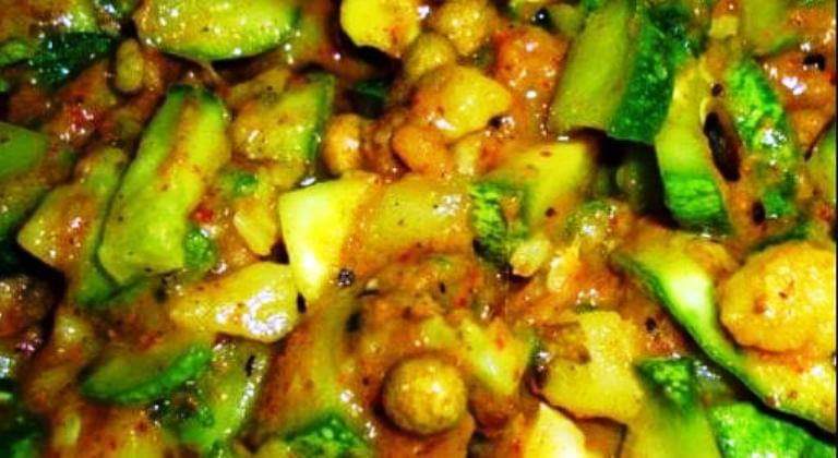 भोजको अचारले पुर्यायो अस्पताल