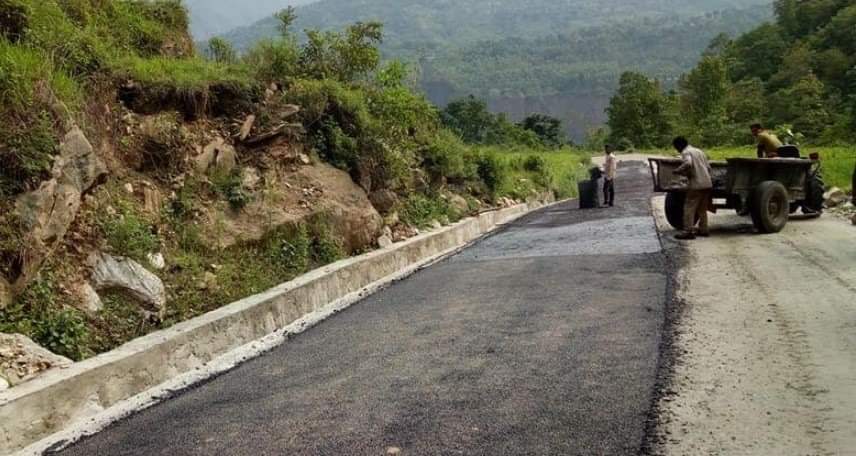 रसुवाको ग्रामीण भेगमा सडक पुग्दै